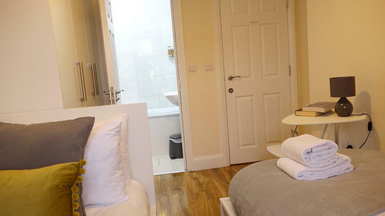 Heathrow Ensuite Rooms- Auto Check In Londra Dış mekan fotoğraf