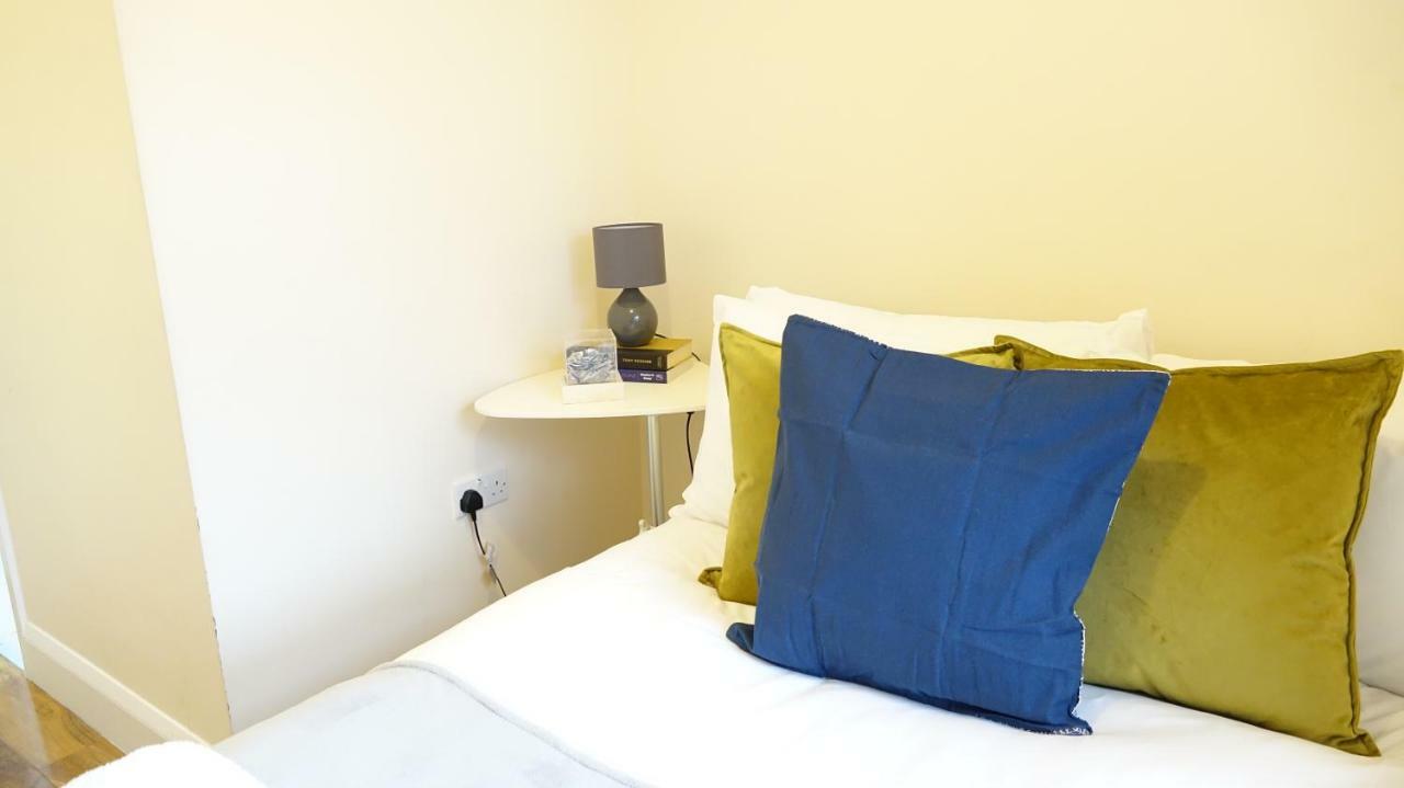 Heathrow Ensuite Rooms- Auto Check In Londra Dış mekan fotoğraf
