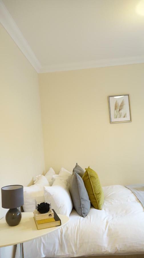Heathrow Ensuite Rooms- Auto Check In Londra Dış mekan fotoğraf