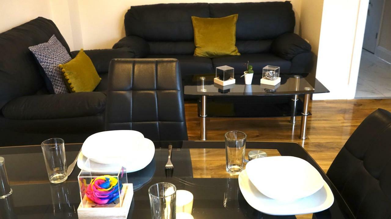 Heathrow Ensuite Rooms- Auto Check In Londra Dış mekan fotoğraf